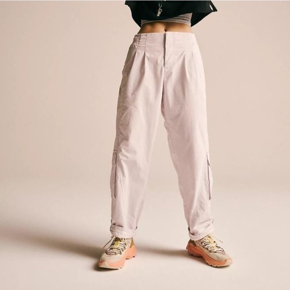 Mesmerize Me Pants -
COLOR- BLOSSOM
NWOT
FP Movement - Picture 2 of 9